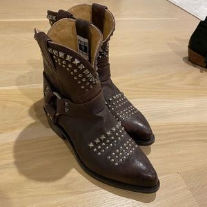 Some FUN, well loved, studded moto-FRYE boots.